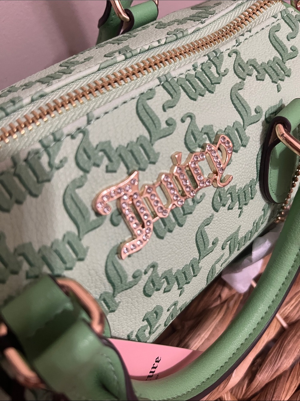 🔴 Juicy Couture Mint Green Logo Barrel Satchel with Heart Charm! HTF! Rare! 🔥 - Picture 8 of 14